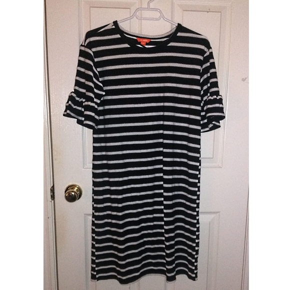 Black & White Striped Ruffle Sleeve Knit Dress - Picture 2 of 3
